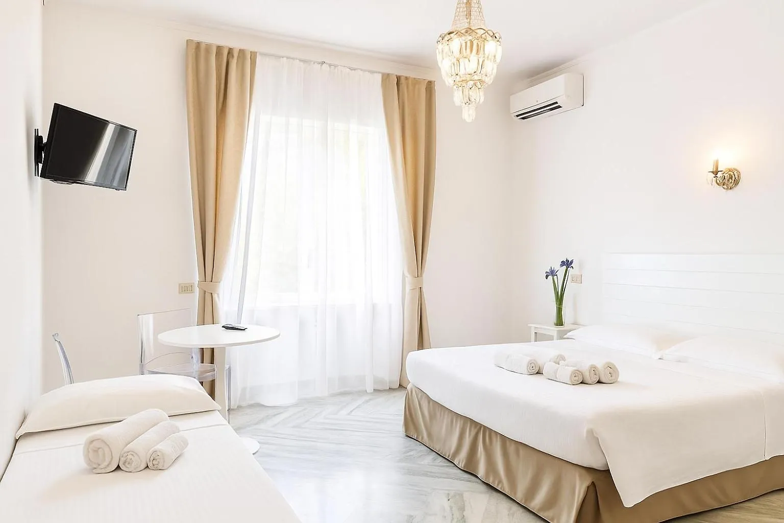 Bed & Breakfast Roma Talenti Breme B&B