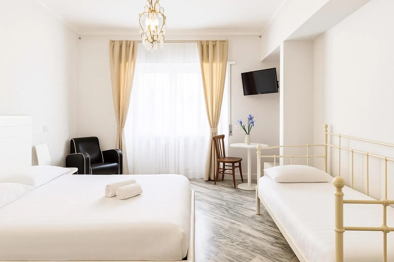 Roma Talenti Breme B&B